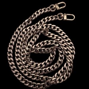 Elegant Women's Silver Chain Strap NWOT *free gift w/purchase*